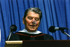 Image description is not available for 1992.164